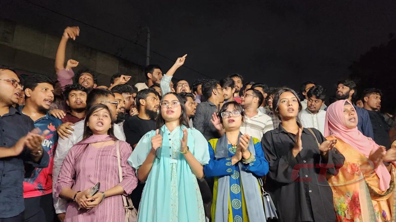 হবিগঞ্জের ঘটনার প্রতিবাদে ঢাবিতে ছাত্রশক্তির বিক্ষোভ, হামলাকারীদের গ্রেপ্তারের দাবি